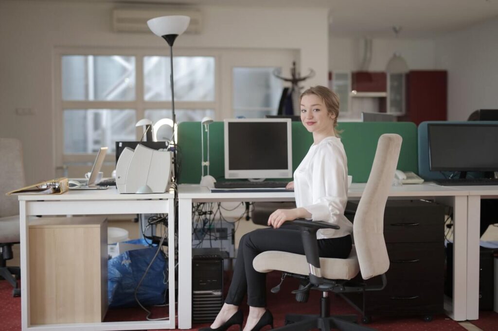 The Best Platform to Buy Office Furniture and Desks at A Cheap Price