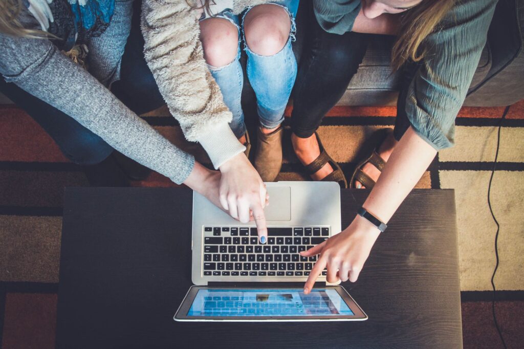 Things To Consider While Organizing An Online Event
